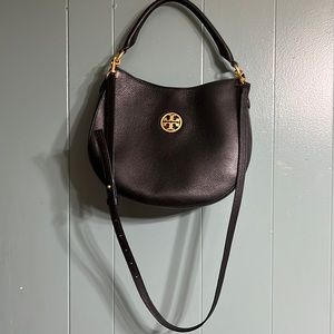 EUC Authentic Tory Burch hobo with magnetic closure